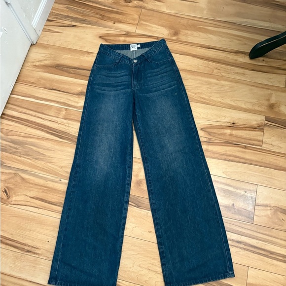 Princess Polly Karol V-Waist Wide Leg Jeans - Picture 2 of 7